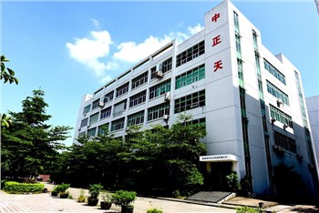 適切なポゴピンメーカーを見つける方法